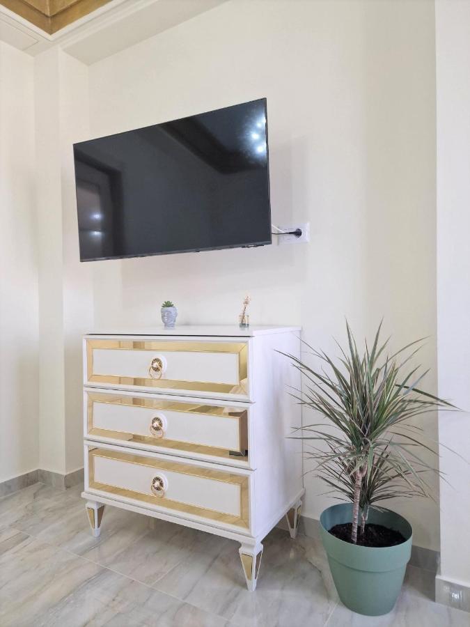 בוקרשט Laroka House Luxury Apartment City Center Universitate מראה חיצוני תמונה